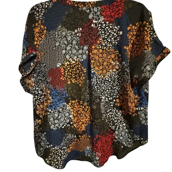 ❤️NWT BEAUTIFUL  MULTI-COLOR   FLORAL TOP LARGE - Picture 4 of 7